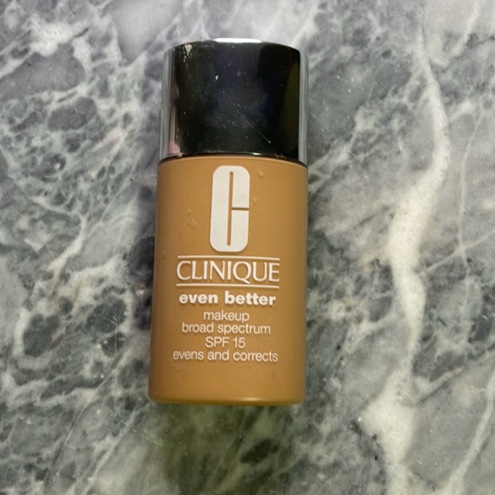 Clinique Even Better Foundation Tea
